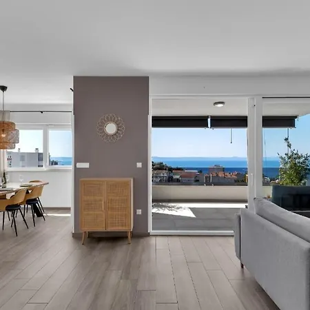 Penthouse Lena *