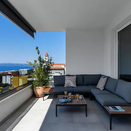 Penthouse Lena *