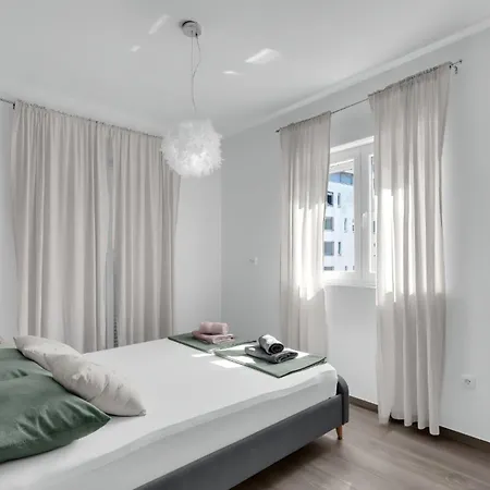Penthouse Lena * 마카르스카
